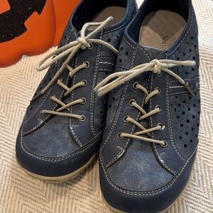 NORTHSTYLE Navy Perforated Lace-Up Sneakers SZ 10